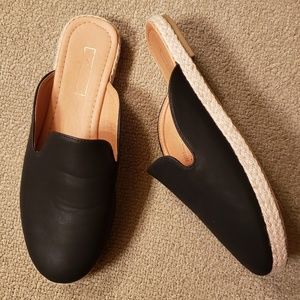 Yoki Willas-25 Black Mules